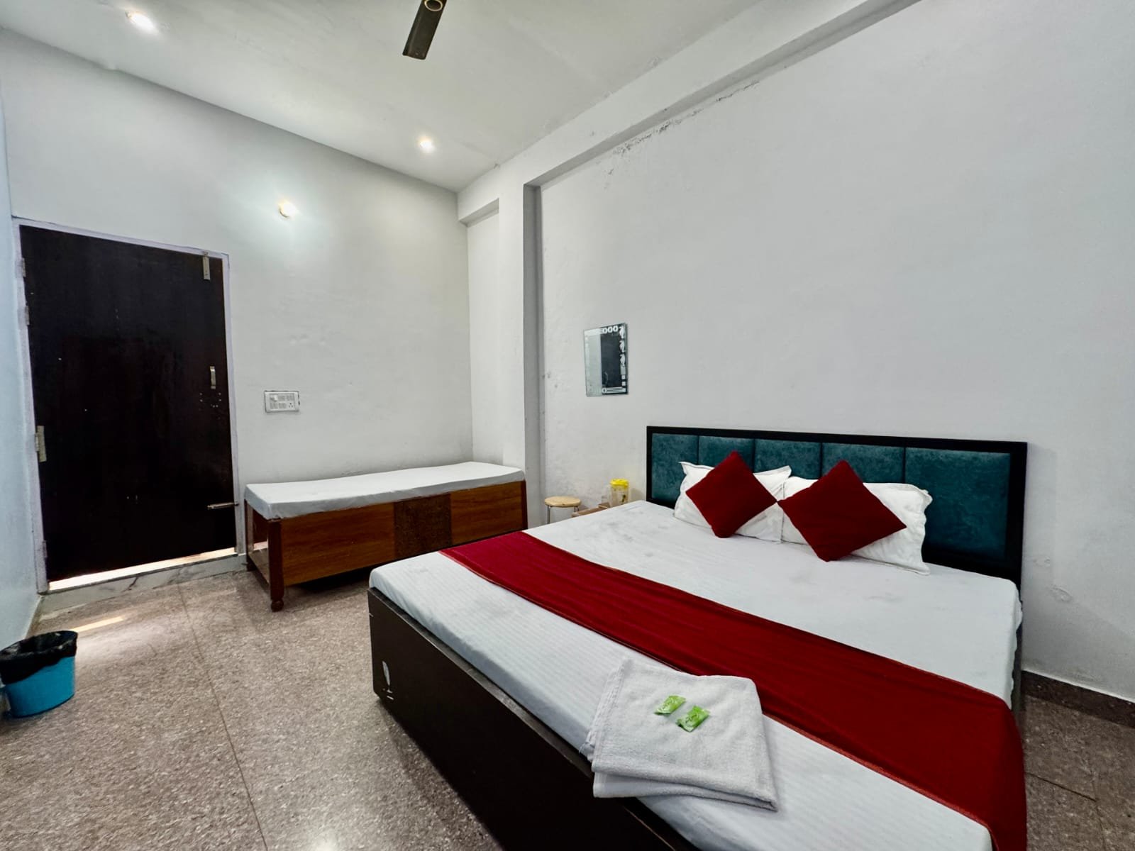 Hotel Radha Aaradhya Sadan