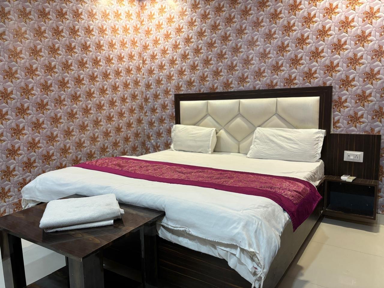 Deluxe Double bed - Deluxe Double bed